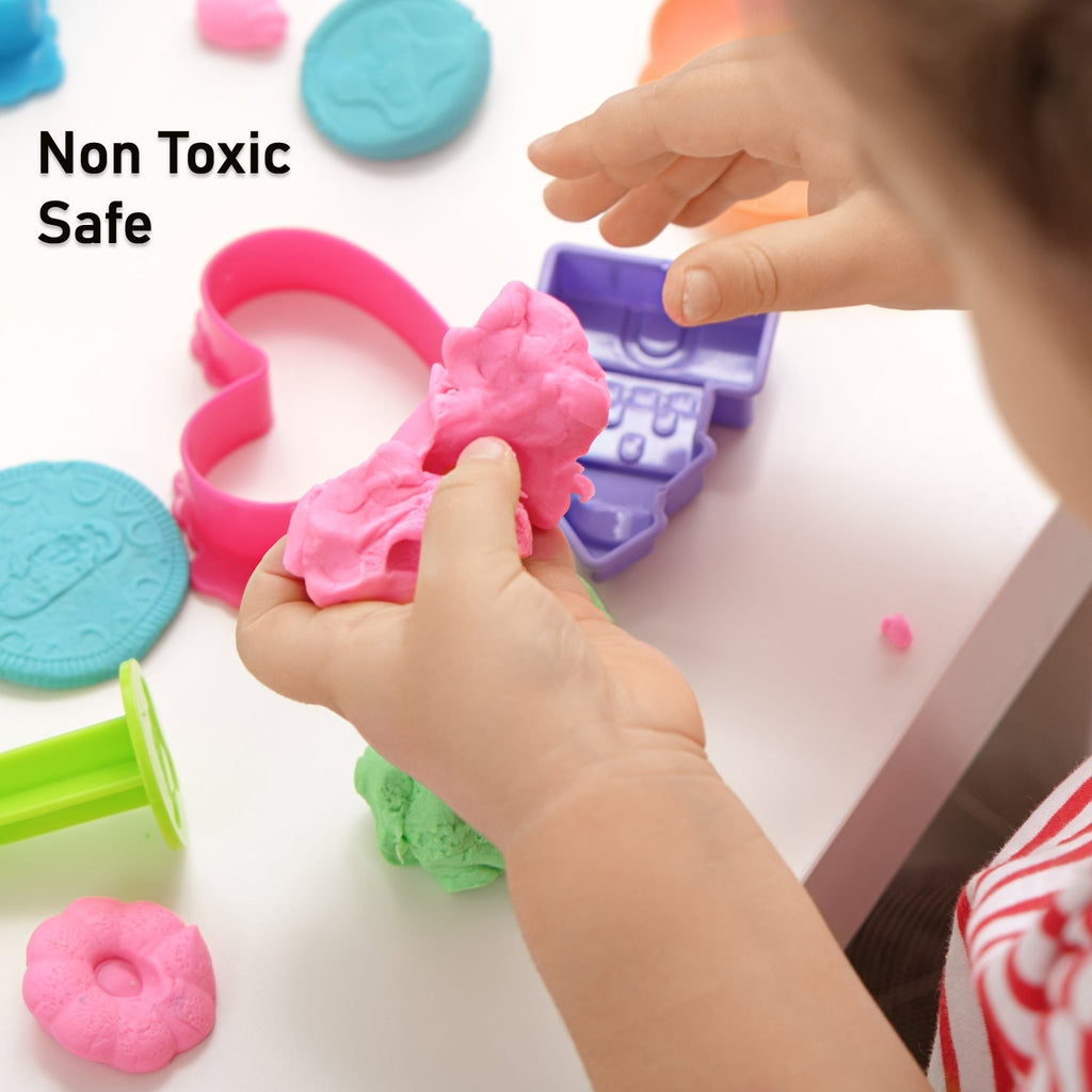 Kinetic Sand Kit – Mess-Free Creative Play