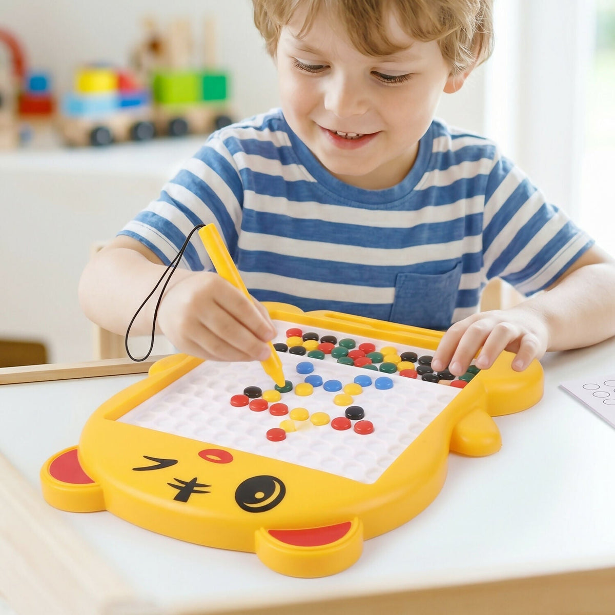 Magnetic Bead Drawing Board – Pixel Art (80 Beads)